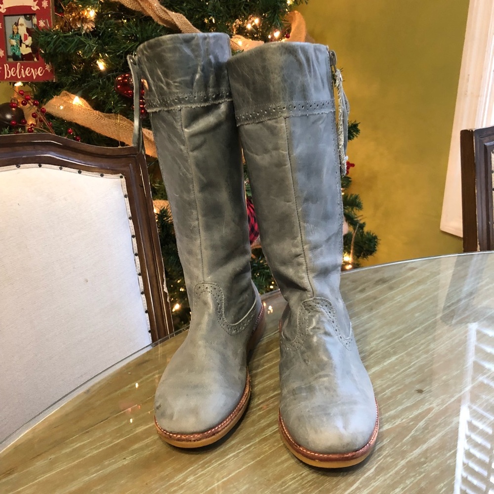 Grey Elephantito boots